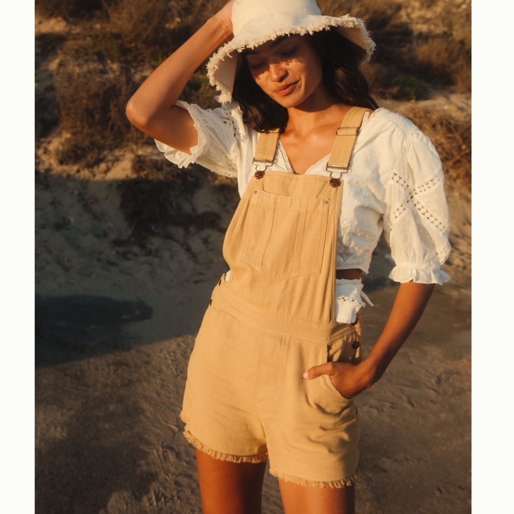 Anthropologie honey pilcro the wanderer short overalls